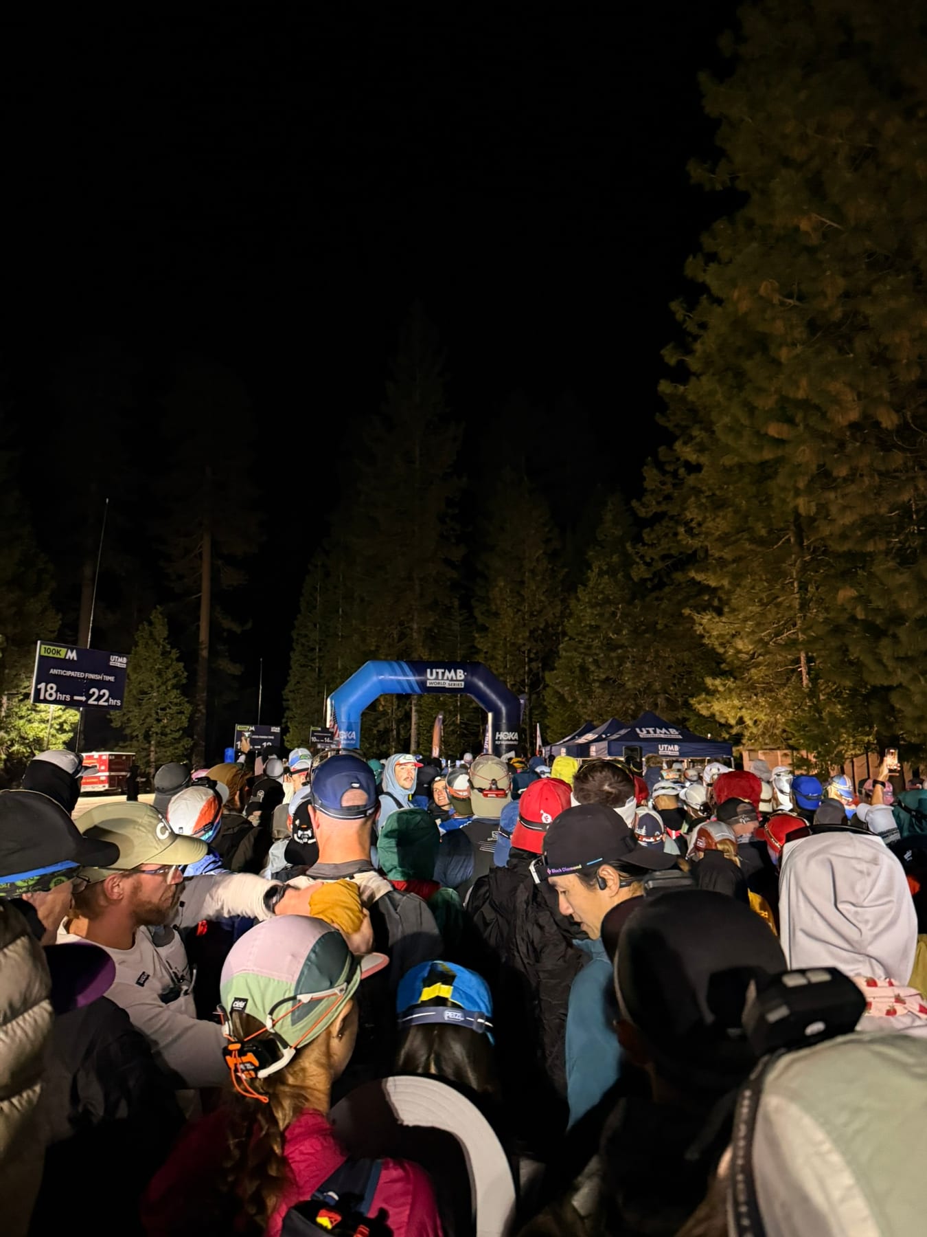 Canyons 100K start line before sunrise
